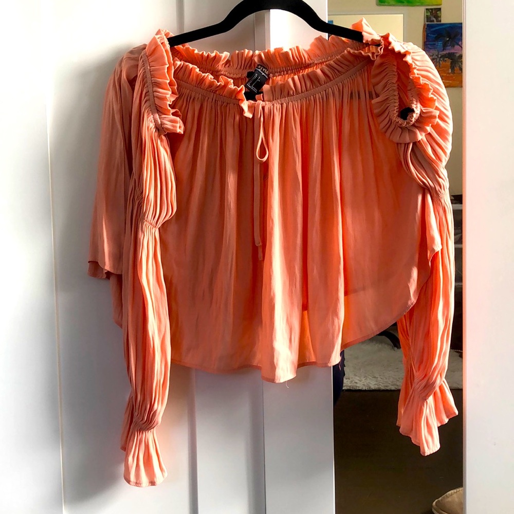 Like new forever 21 peach top